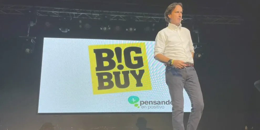 Victor Küppers: “Don’t ever let anyone come to you without feeling a little better and happier when they leave”